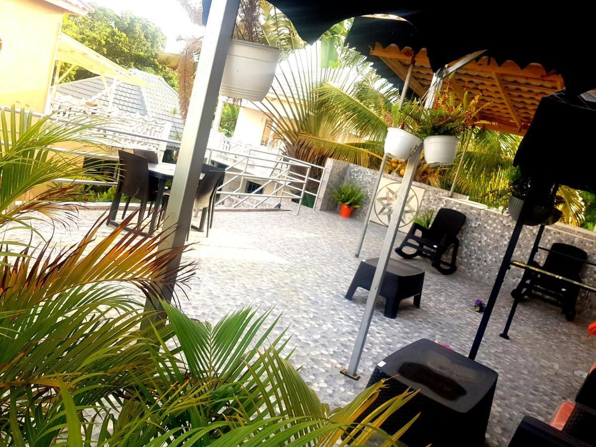 Little Savoy Guest House Runaway Bay Luaran gambar