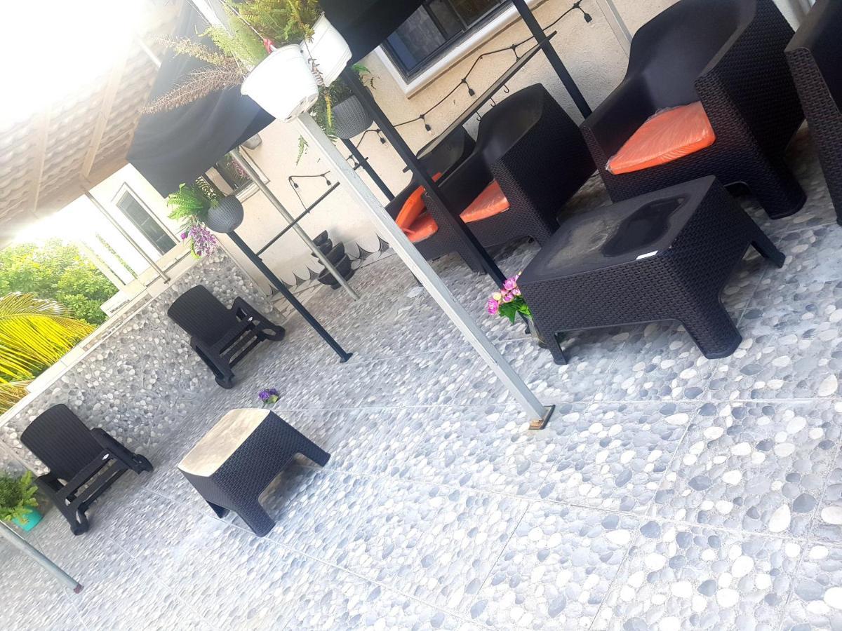 Little Savoy Guest House Runaway Bay Luaran gambar