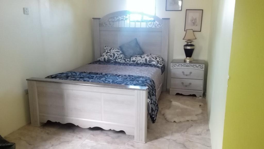 Little Savoy Guest House Runaway Bay Luaran gambar
