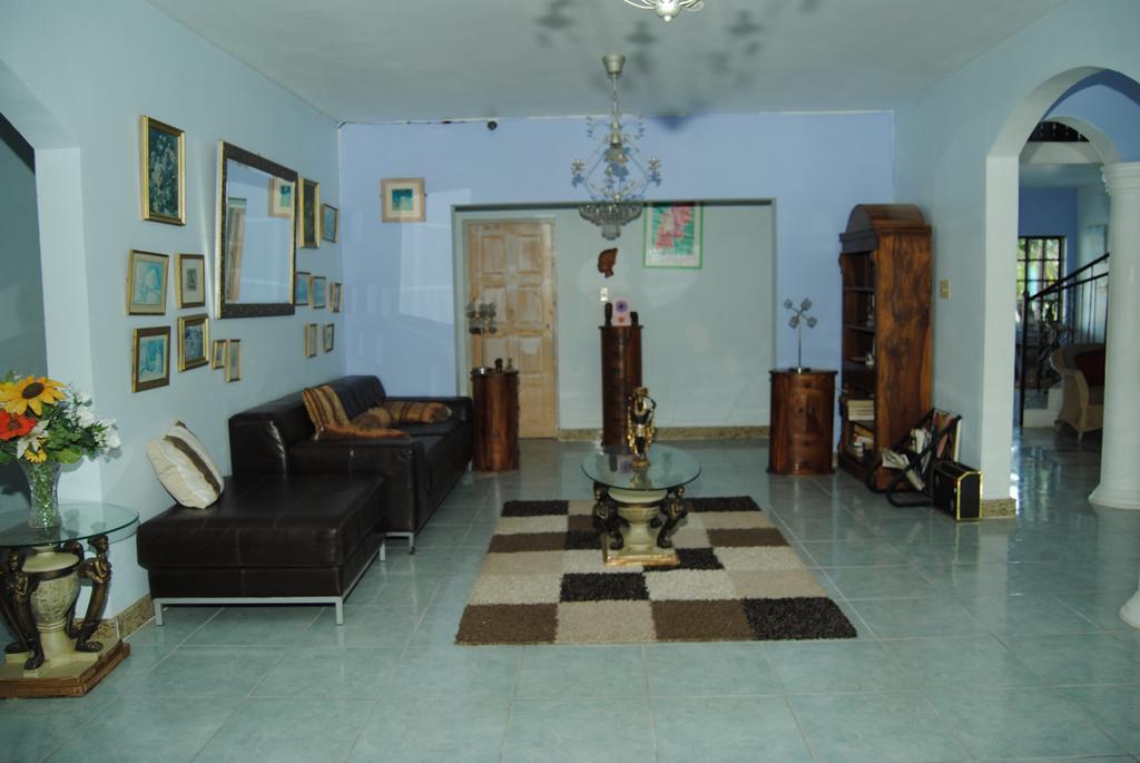 Little Savoy Guest House Runaway Bay Luaran gambar