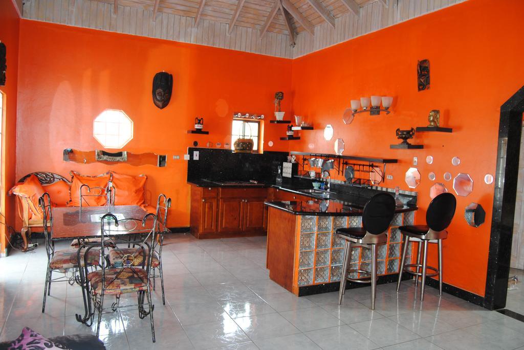 Little Savoy Guest House Runaway Bay Luaran gambar